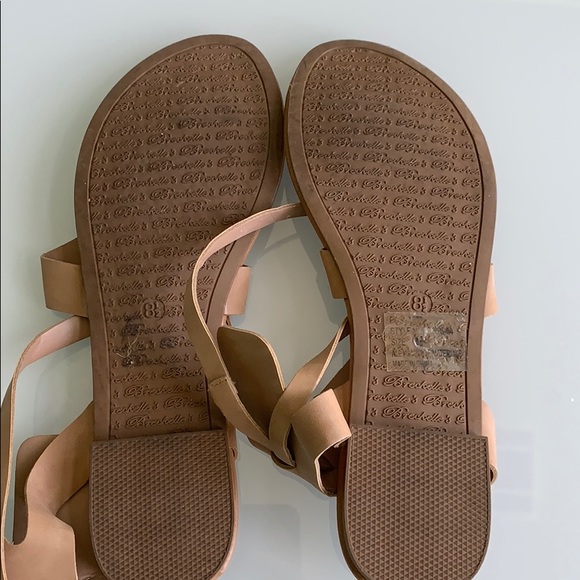 EUC sandals - Picture 4 of 4